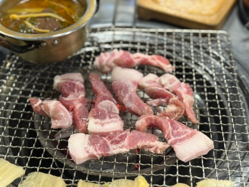 일산 대화역 맛집 화수목 | 현지인이 찾는 숯불화로 생고기 전문점