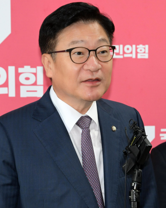 [긴급속보] 정점식 원내대표 한동훈 복당에 뜻밖의 문 열었다…장동혁도 무시 못 할 원내 55....