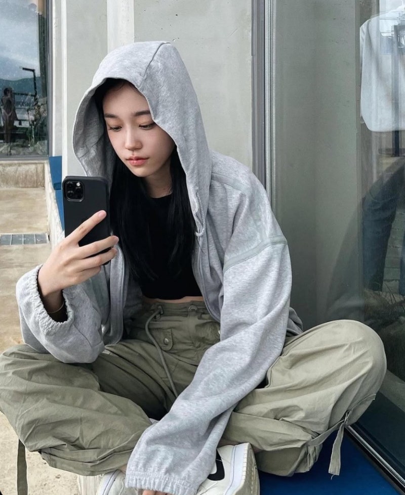 얼굴은 첫사랑 재질인데… 노윤서도 힙하게 만든 MZ 브랜드 정체