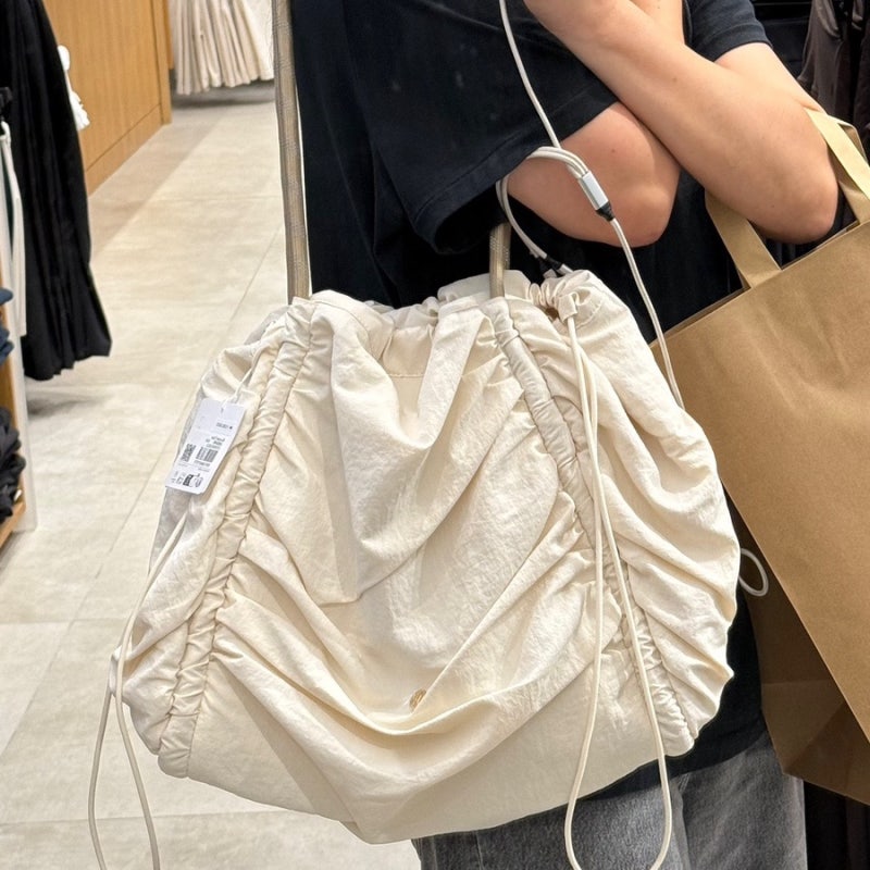 룰루레몬 루시드 토트백 24L 가방 착용 후기 매장보다 저렴하게 구입! 무신사 츄라이