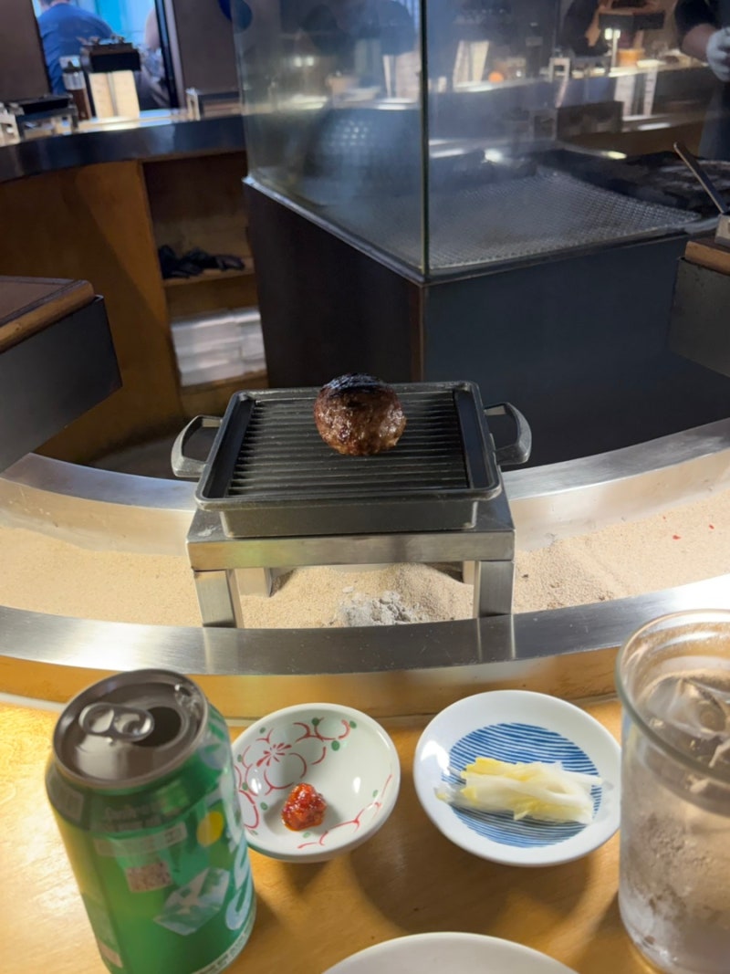 홍대 함박스테이크 맛집 나래함박, 눈앞에서 구워주는 함박ㅣ홍대입구역 맛집ㅣ다양한 소스....