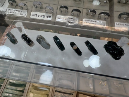뷔 옥반지 왜 인기일까? 전통이 스타일이 된 순간