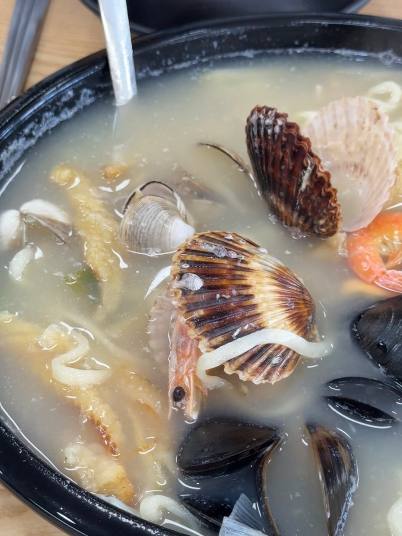 [인천/영종도] 황해해물칼국수 | 푸짐한 해산물에 바다 뷰까지 즐기는 칼국수 맛집