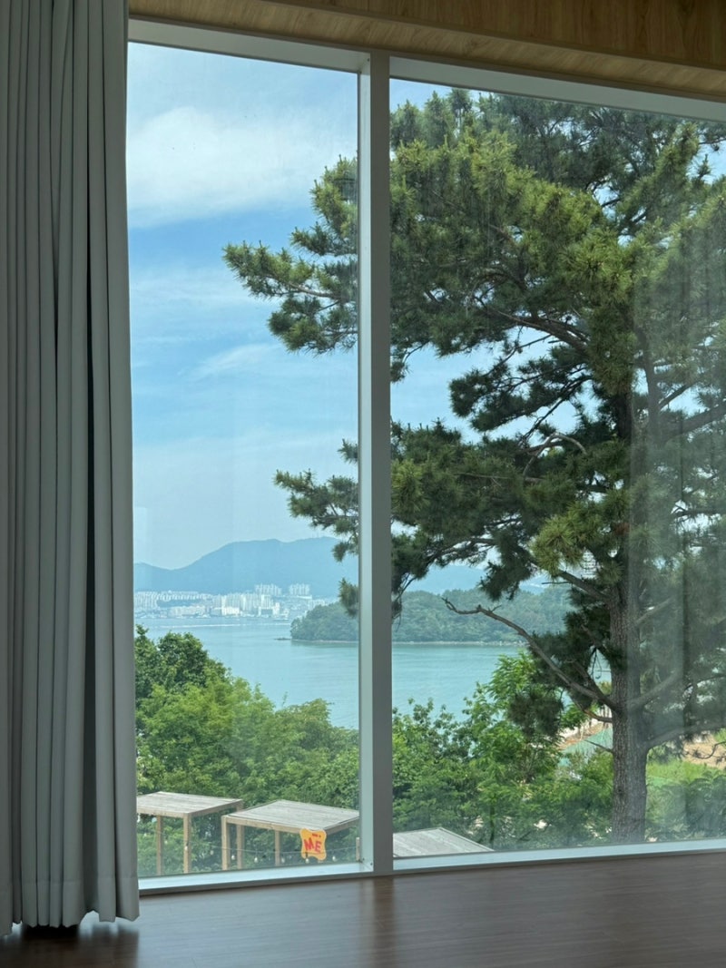 여수 라테라스 리조트 오션뷰 숙소 추천｜코브 파노라마 객실 후기 + 깔라까따 차이