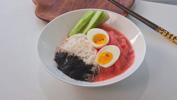 51kg 유지 비결이라고? 46세 <b>공효진</b> 토마토 냉국수 레시피, 비법은 3분
