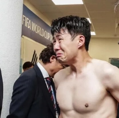 손흥민 유니폼 벗을 때마다 난리…"저게 뭐죠?" 해외 팬들 놀란 이유