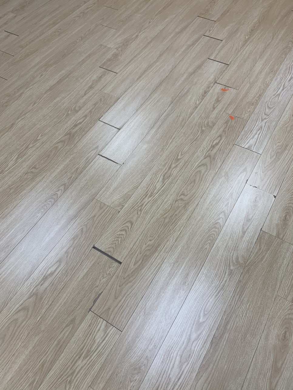 광명시 강화마루 보수, 벌어진 틈새부터 꼼꼼하게 손봤어요