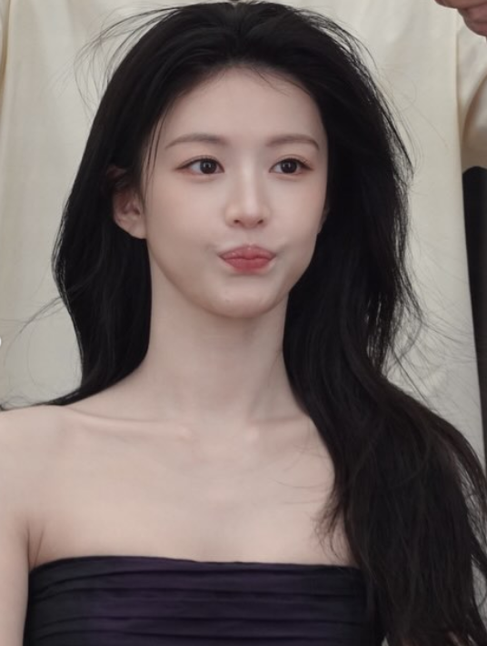 성형해도 도달불가능... 고윤정 최근 사진 봤다가 다들 놀란 이유