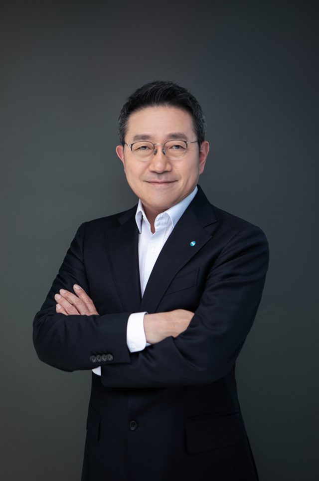 본업 대신 카드론 팽창…연체율 은행계 유일 상승, 진성원 우리카드 대표 ‘연임 먹구름’