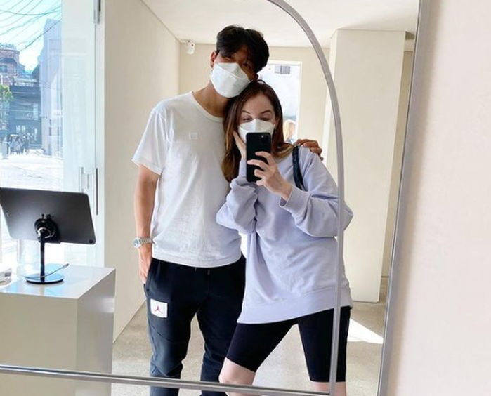 안나, 유튜브로 넷째 임신을 직접 발표했다