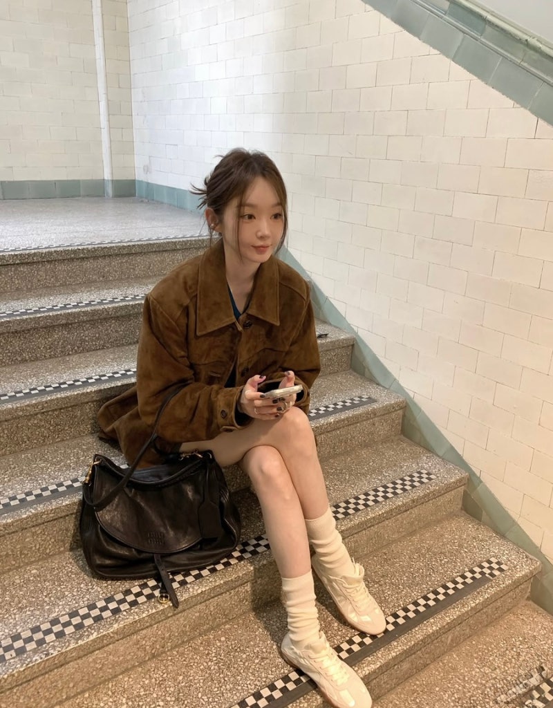 강민경 가을 사복 너무 예쁨.. 스코틀랜드에서 입은 옷 어디꺼?