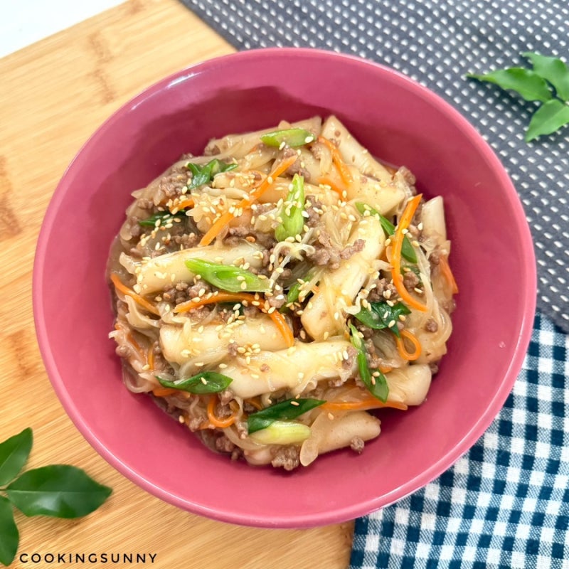 아삭아삭한 양배추를 듬뿍 넣어 정말 맛있고 건강에도 좋은 양배추 궁중떡볶이 만들기 아이....