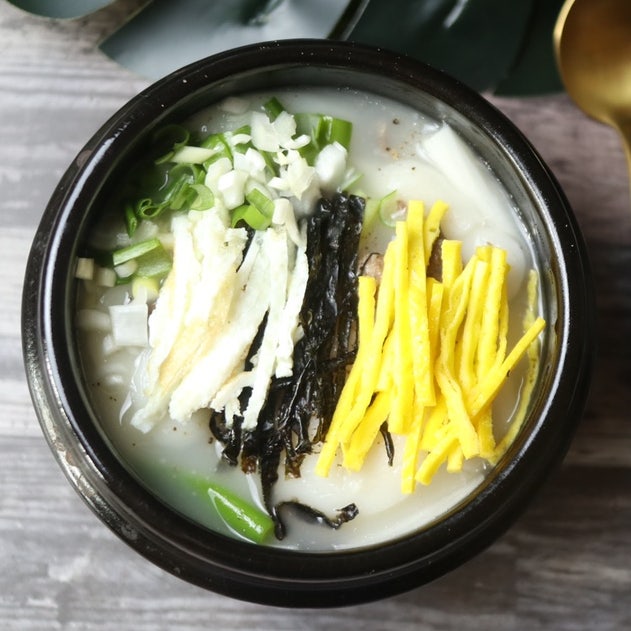 소고기 떡국 맛있게 끓이는법 떡국떡요리 레시피 떡국재료 떡국고명 만들기