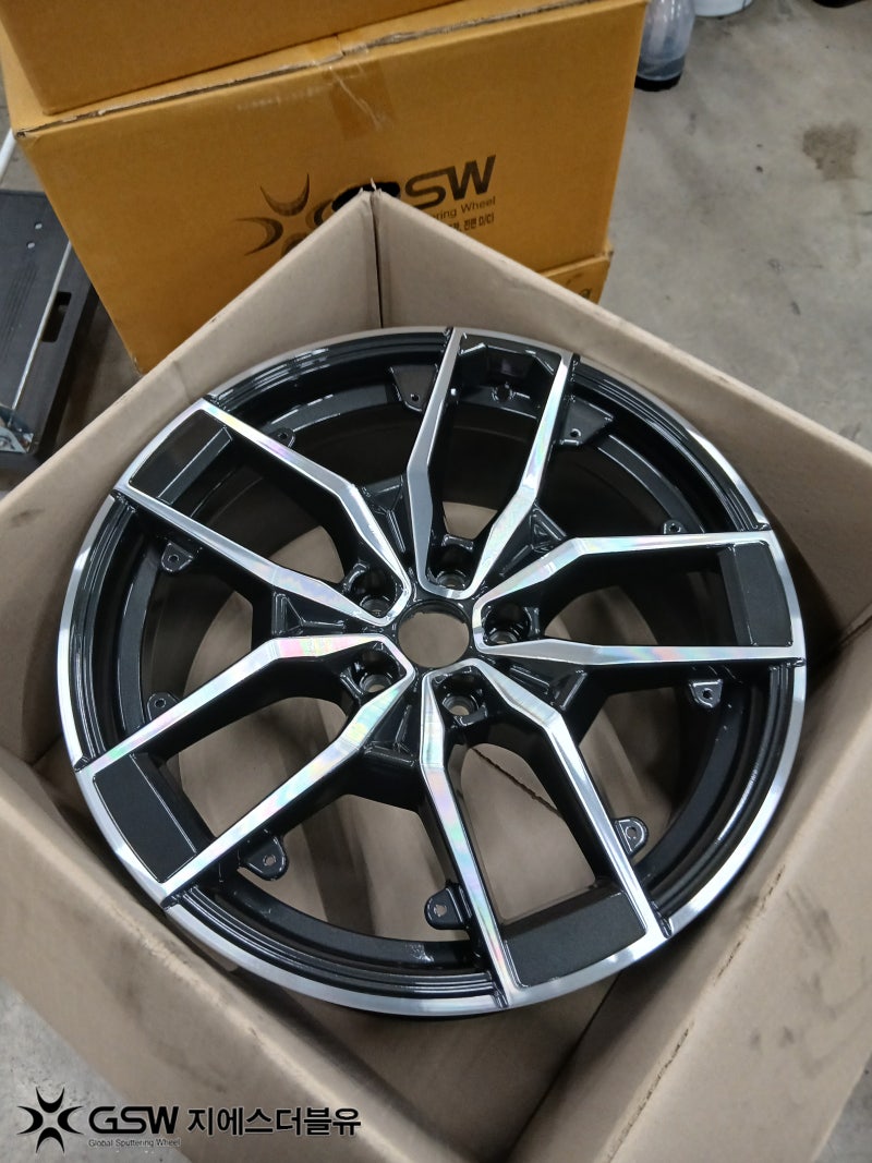 광주 BMW 520i 휠복원 긁힌 19인치휠은 어떻게 복원될까?