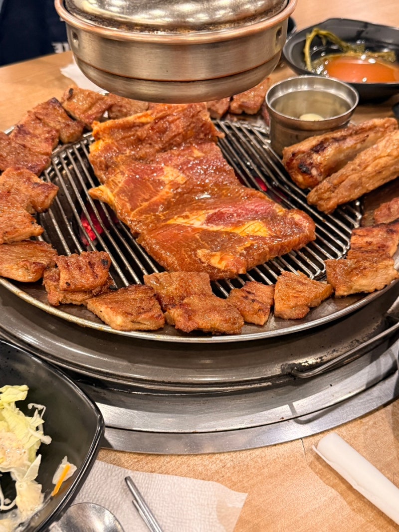 사가정역 부모님 모시고 가기 좋은 구워주는 돼지갈비 맛집, 흥부골 숯불돼지왕갈비 | 단체 ....