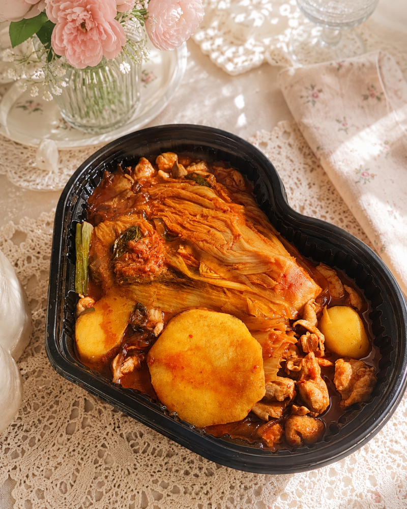 두찜 묵은지찜닭 후기 넓적당면 추가해서 먹어본 김치찜닭