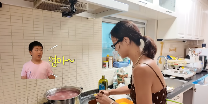 황정음 이혼 후 아들이 부탁하자 뭐라고 했을까요? 다들 모르는 한마디에 놀라실걸요?