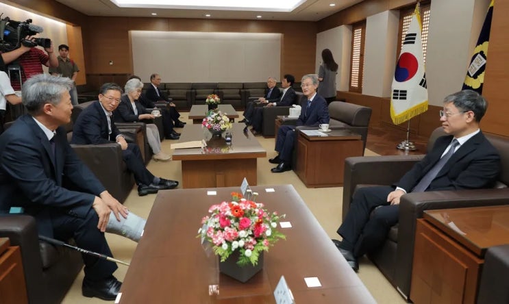 "대법관 7개월 공석, 정말 의도였나?"…<b>조희대</b> 대법원장 '1+1 제청' 논....