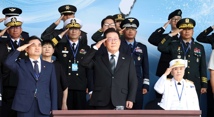 이재명 대통령 <b>선택적 모병제</b> 공식 발표! 군 복무 혜택 및 초급 간부....