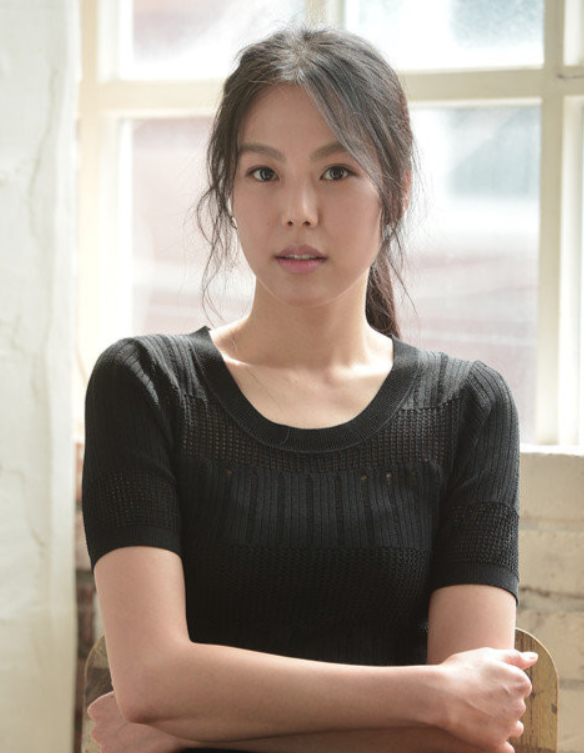 김민희, 출산 후 홍상수와 첫 공식석상…“촬영장서 수유·이유식” 달라진 근황