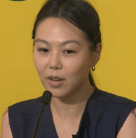 김민희 흰머리 그대로 노출, 로카르노서 무슨 일 있었나