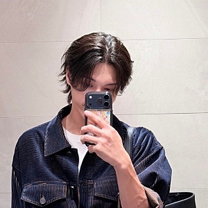 에이티즈 우영 인스타그램 스토리 패션 옷 아우터 트러커 자켓 팬츠 바지 / 스튜디오 톰보이 ....