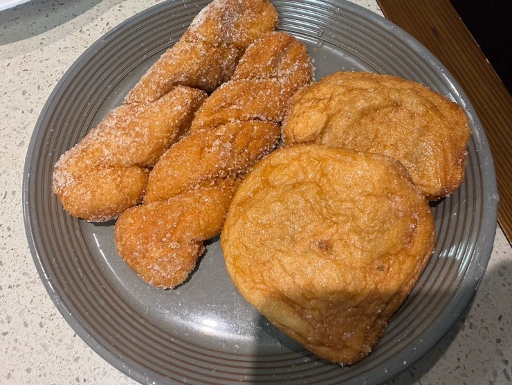 속초 중앙시장 꽈배기 맛집 코끼리분식 바삭쫄깃한 달인표 꽈배기 후기
