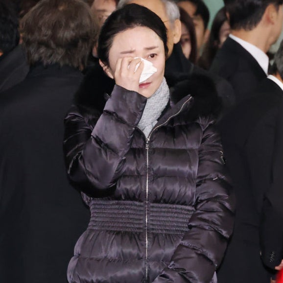 "죽어도 같이 입장 못 합니다".. 결혼식 날 아버지 손 거절하고 남편과 동반 입장한 여배우