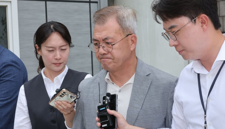 '12·3 비상계엄' 강호필 전 지작사령관·박재열 전 7군단장 불구속 기....