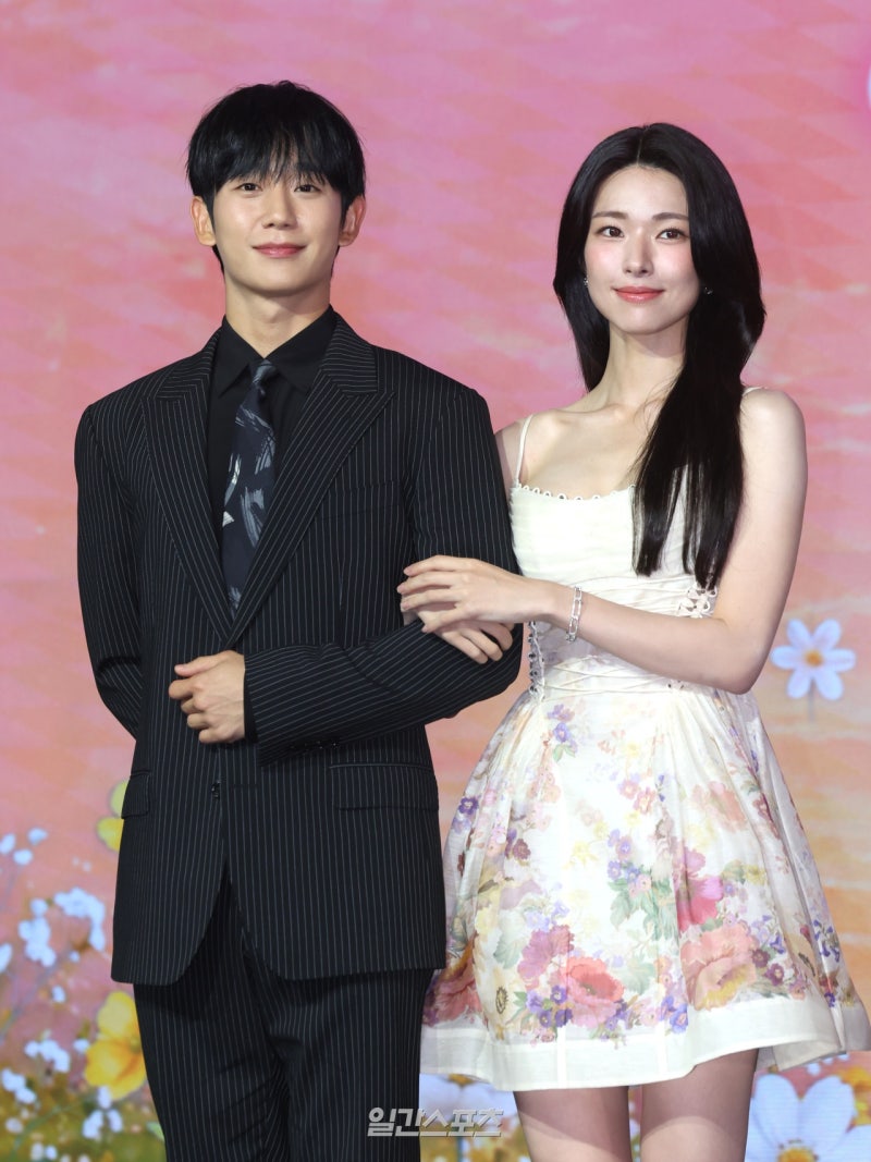하영 남친 정해인 소속사 배우, 넷플릭스 글로벌 5위 흥행작 속 반전 활약