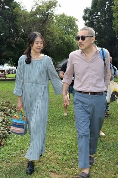 김민희 "수유하며 촬영" 발언, 왜 여론은 더 싸늘해졌나