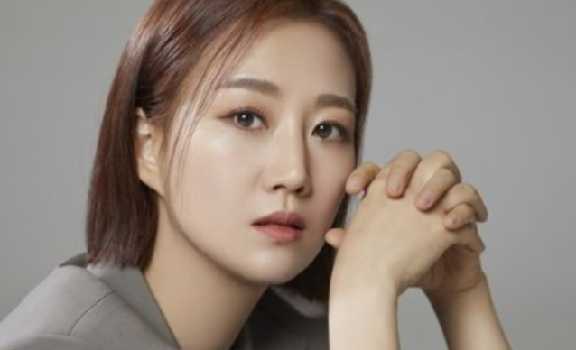장윤정 십년 절연 모친 투자 사기 의혹으로 또다시 흔들리는 근황