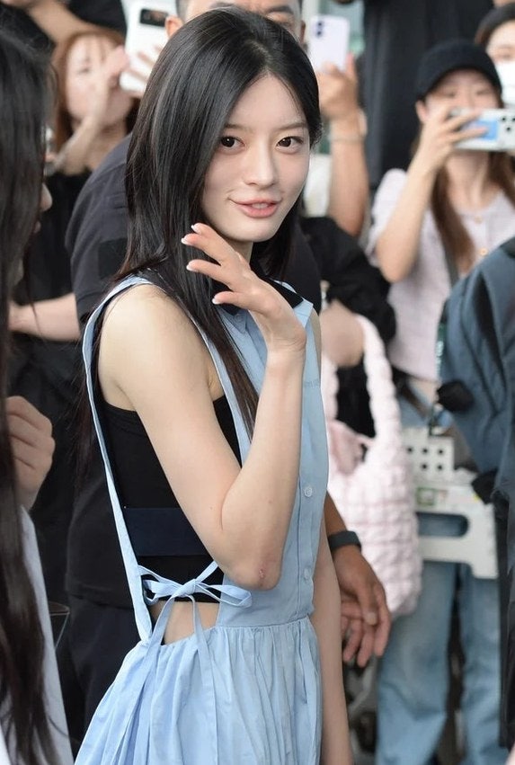 인천공항서 딱 걸린 아일릿 민주, 사진 한 장에 팬들이 뒤집어진 이유