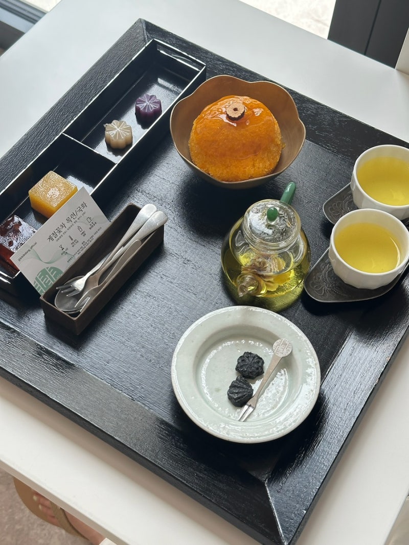경주 보문단지 맛집 카페 힐튼 경주 우양미술관 내 전통 찻집 비비비당 경주 2인 차림 한상후....