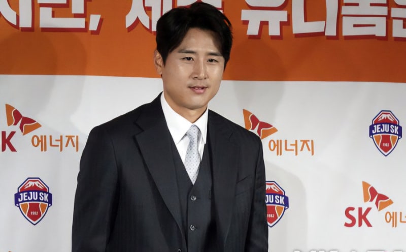 구자철 제주 U-18 코치 등록 논란, 1년간 실질적 지도 활동 없었다? ‘지도 경력’ 둘러싼 축구....