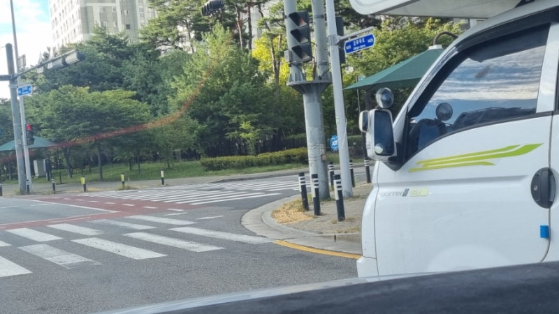 "아직도 헷갈리죠?" 자동차 횡단보도 우회전 단속 통행 방법 교차로 신호등 일시정지 총정리