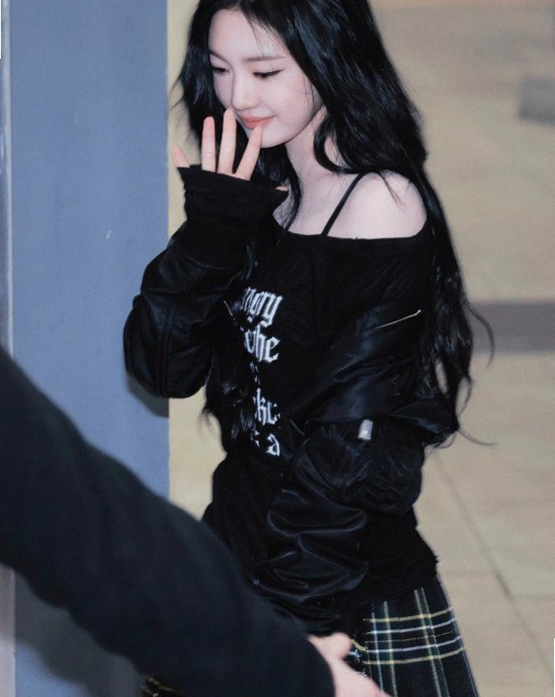 aespa Ningning's Real-Life Appearance: Why SM Staff Ranked Her #1 and Fashion Reactions