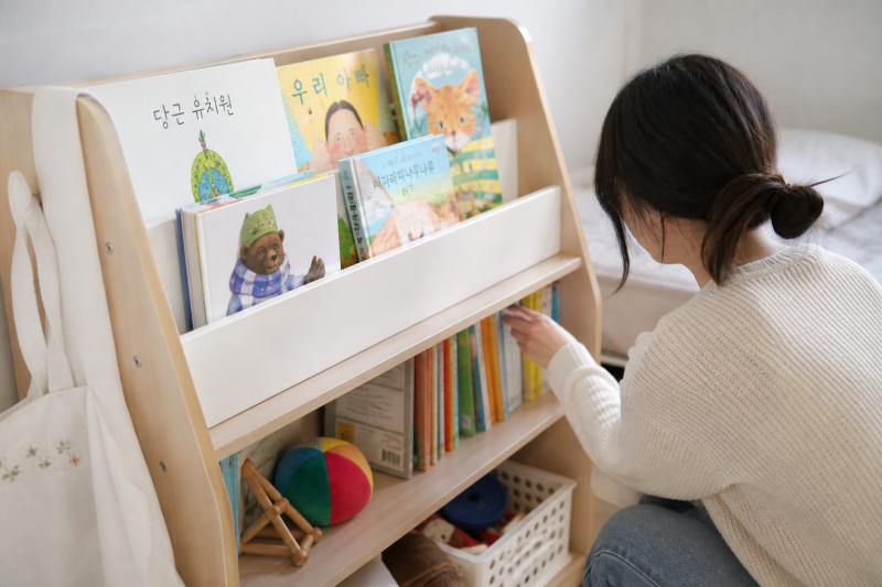 어린이책장 고를 때 수납보다 먼저 봐야 할 안전 기준
