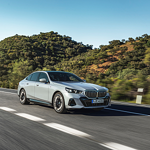 예전엔 그냥 무난한 차였는데 지금은 다릅니다. 2026 신형 BMW i5 M60 xDrive 페이스리프트 가격 연....