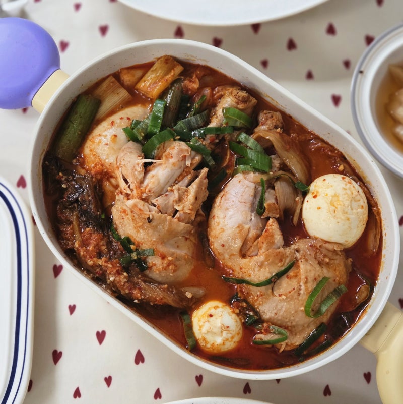 저녁메뉴추천! 부드러운 닭다리 김치찜 레시피