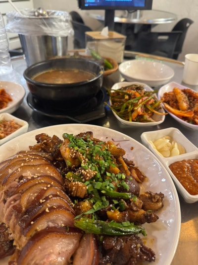 [부산 서면]1차로 가기 좋은 부산 술집 겸 밥집! 부산족발맛집, 모퉁이 불족발