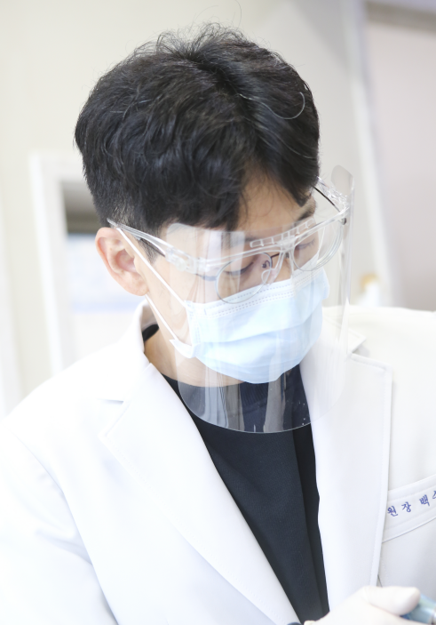 [천호역치과 미소탑치과] 임플란트 나사 빠짐, 통증이 없어도 그냥 두면 안 되는 이유