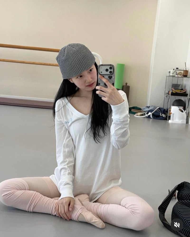 수지 인스타그램, 사복 착장 총정리｜셀린느 모자 정보, 대체템 & 발레템 손민수 추천 위시리....