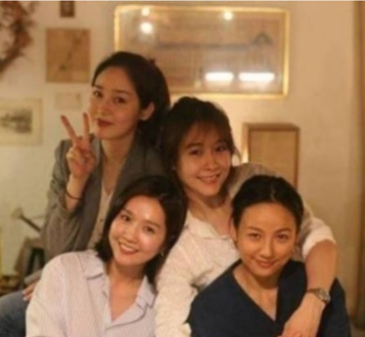 이효리가 선생님 됐다? 핑클 완전체, 이효리 요가원 회동 28년 뒤 달라진 네 사람