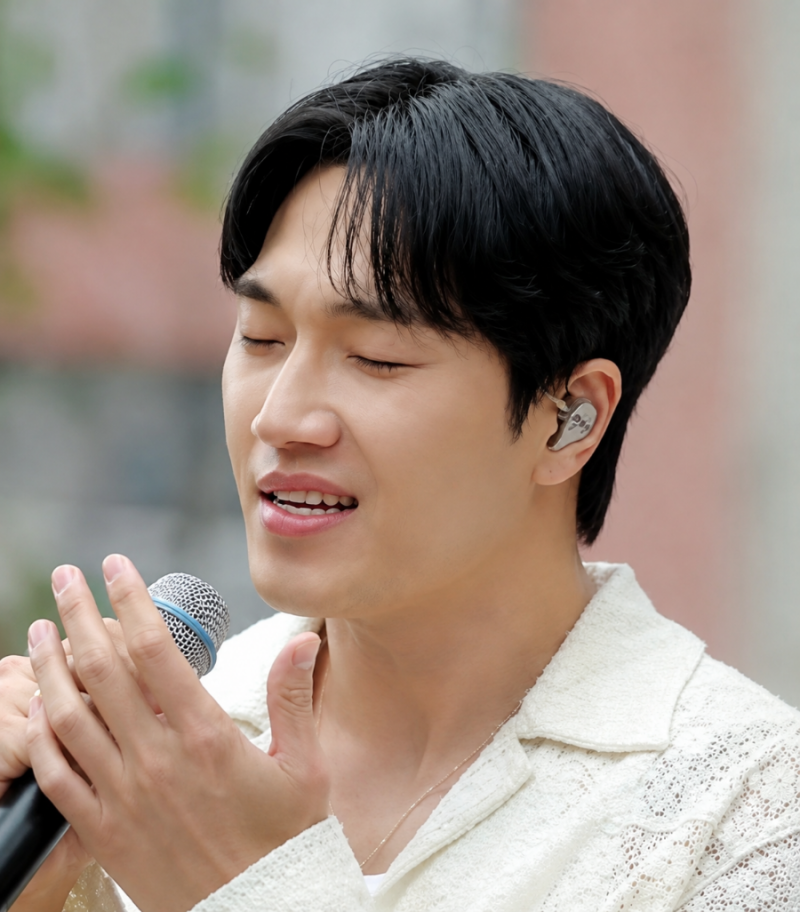 김필, 남의 노래를 부르는데 왜 김필의 노래가 되어버릴까