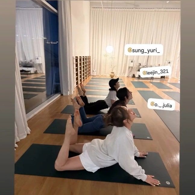 "캠핑클럽 이후 28년 우정 입증" 핑클 완전체, 이효리 요가원 회동으로 드러난 끈끈한 유대감
