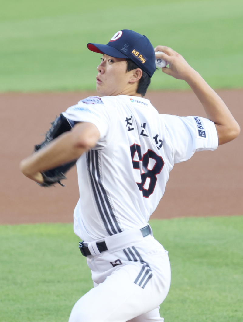 "스무 살이 10승을 한다고?" 최민석 ERA 2.68, 두산의 선택이 남았다