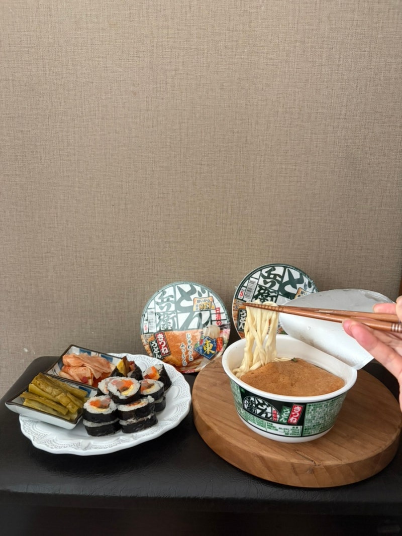 일본 여행 / 직구 필수템 NISSIN 닛신 돈베이 키츠네 우동 きつねうどん