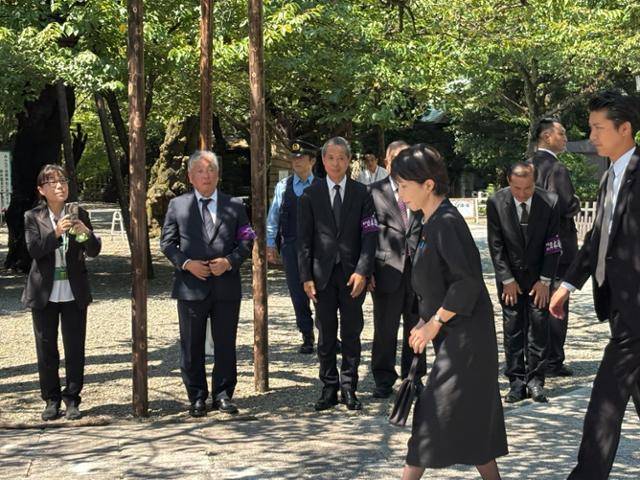 다카이치 <b>야스쿠니 참배</b> 보류 가능성 커졌다 한일관계가 바꾼 선택