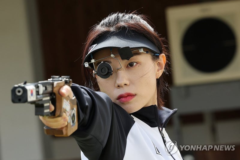 “총 내려놓던 몇 초가 루이비통·테슬라·킬러役까지 불렀다”…김예지, 1년7개월 쉬고 돌아....